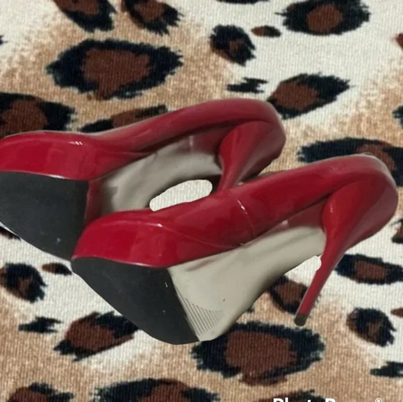 STEVE MADDEN CARYSSA Platform Pump Red - Picture 4 of 4